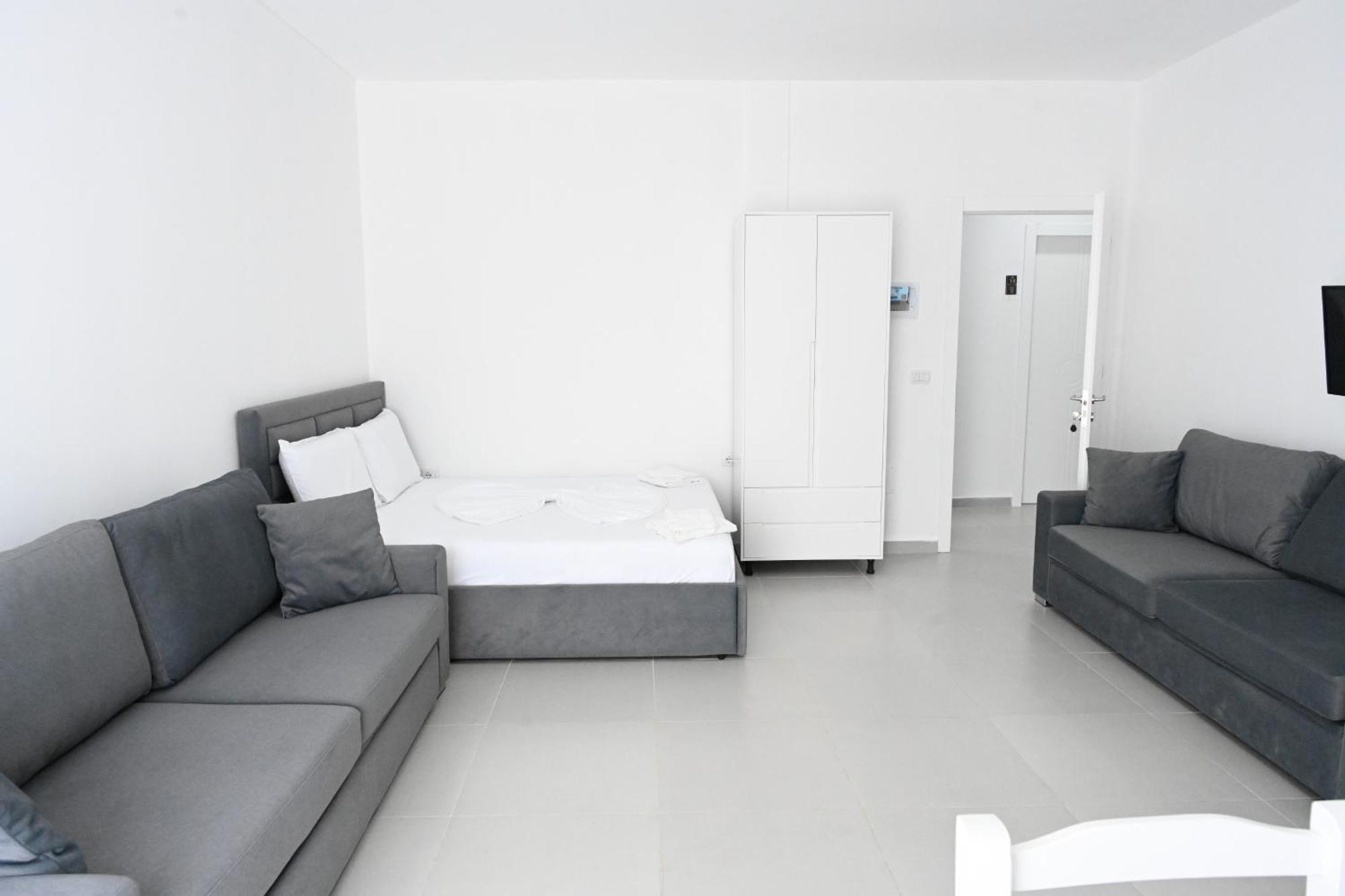 Tafi & Art Space Apartament Shëngjin