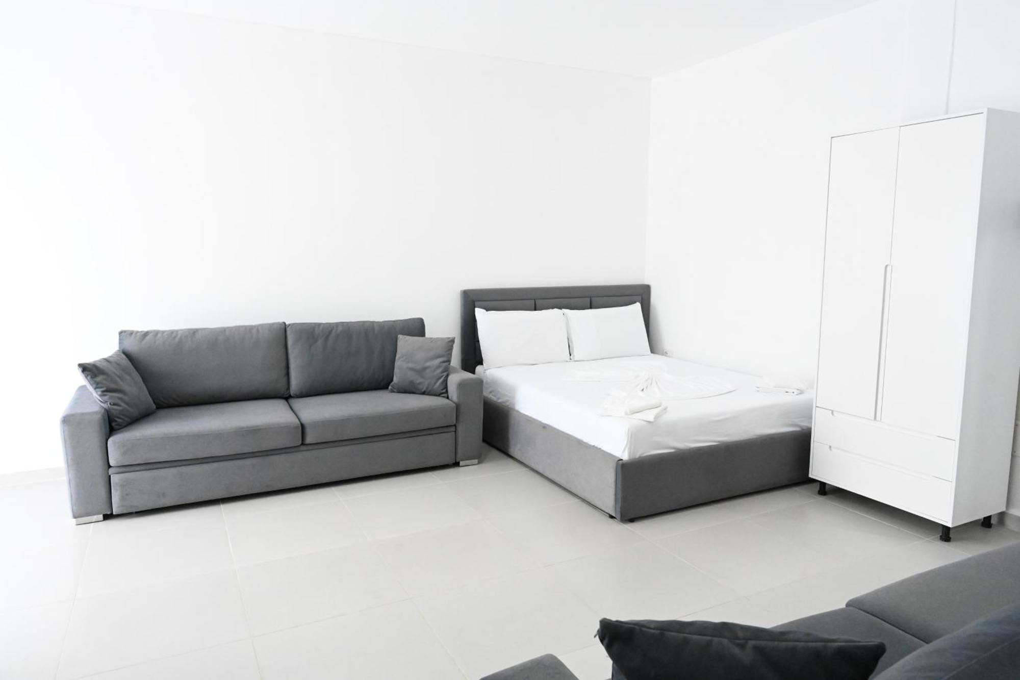Apartament Tafi & Art Space Shëngjin