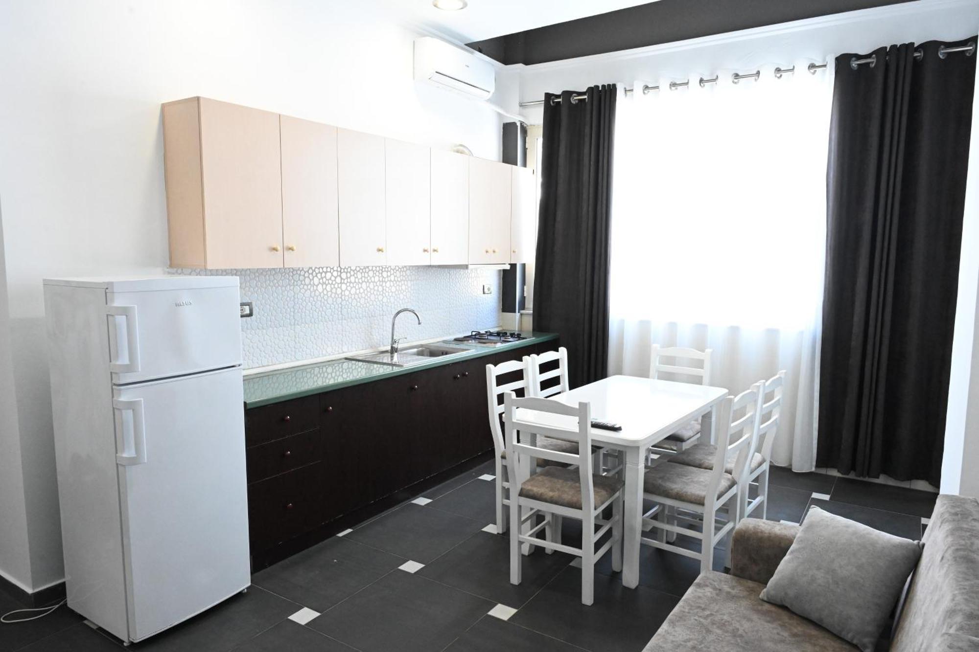 Tafi & Art Space Apartament Shëngjin