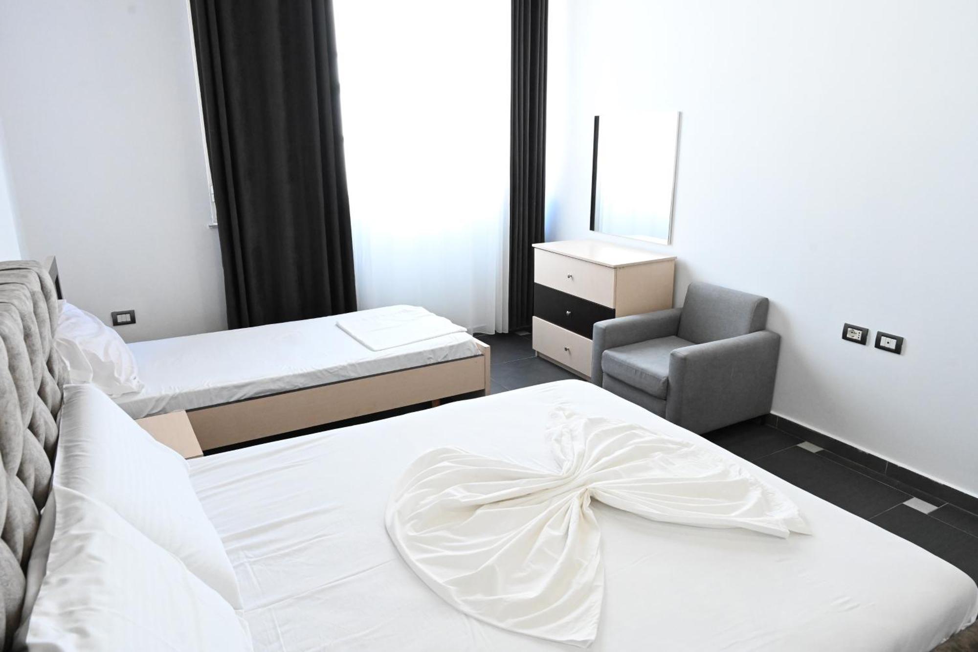 Apartament Tafi & Art Space Shëngjin