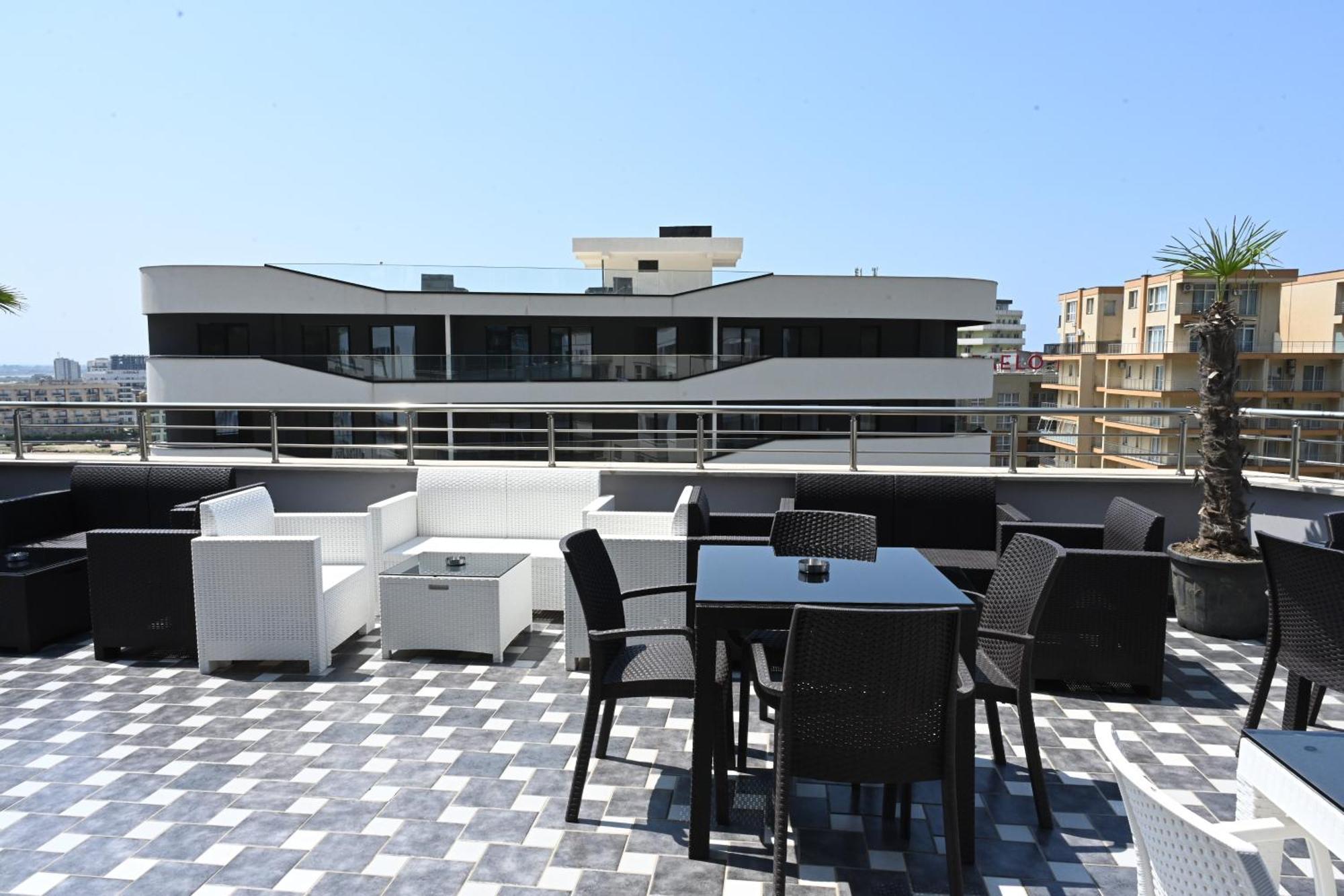 Tafi & Art Space Apartament Shëngjin