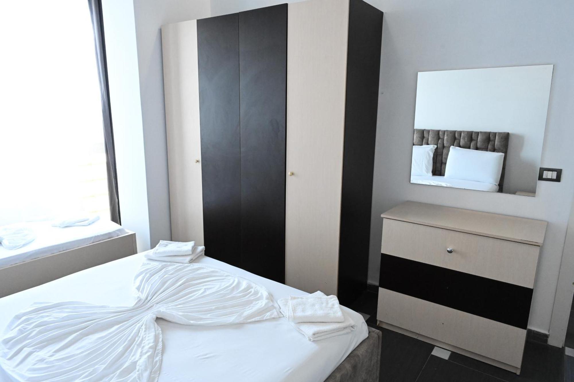 Apartament Tafi & Art Space Shëngjin